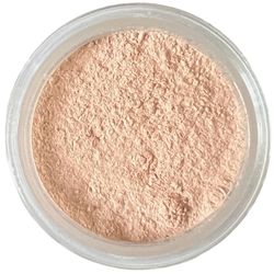 Highlight Rosé: Een zachte roze highlight met een subtiele glans, perfect voor een verfijnde look, geschikt voor zowel de jongere als de rijpere huid.